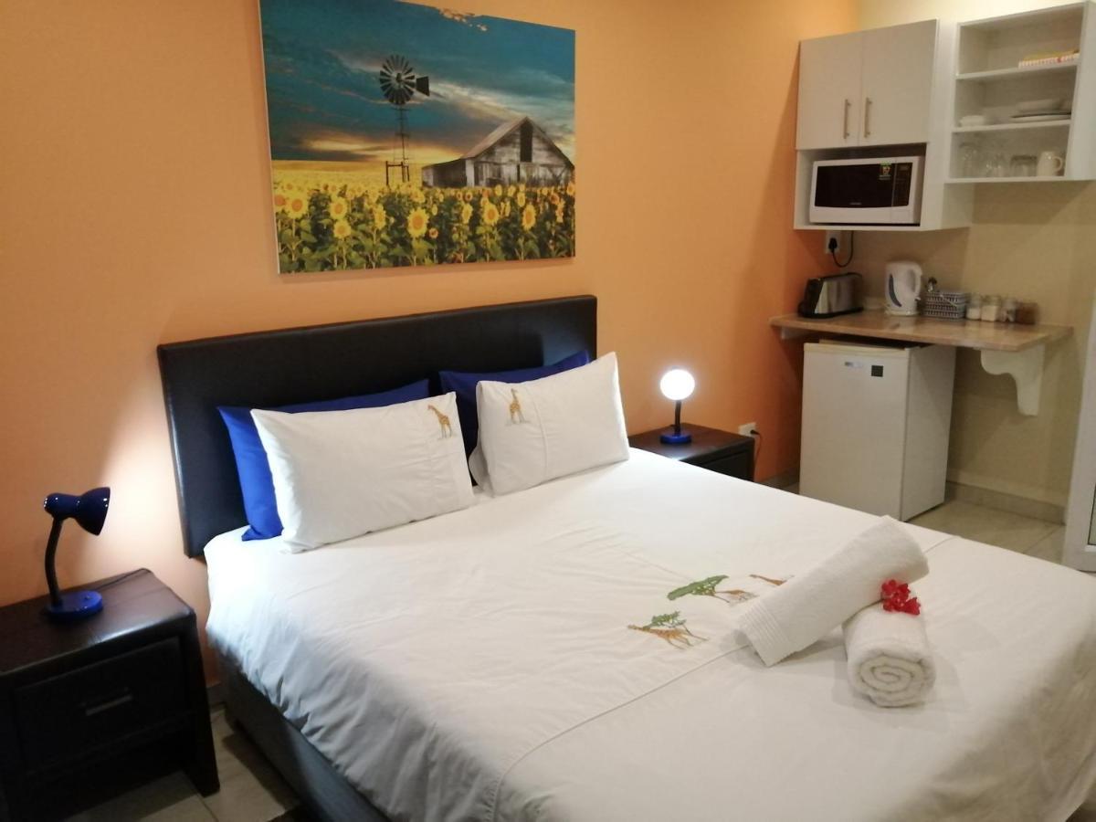 Capbon Guesthouse Windhoek Bagian luar foto