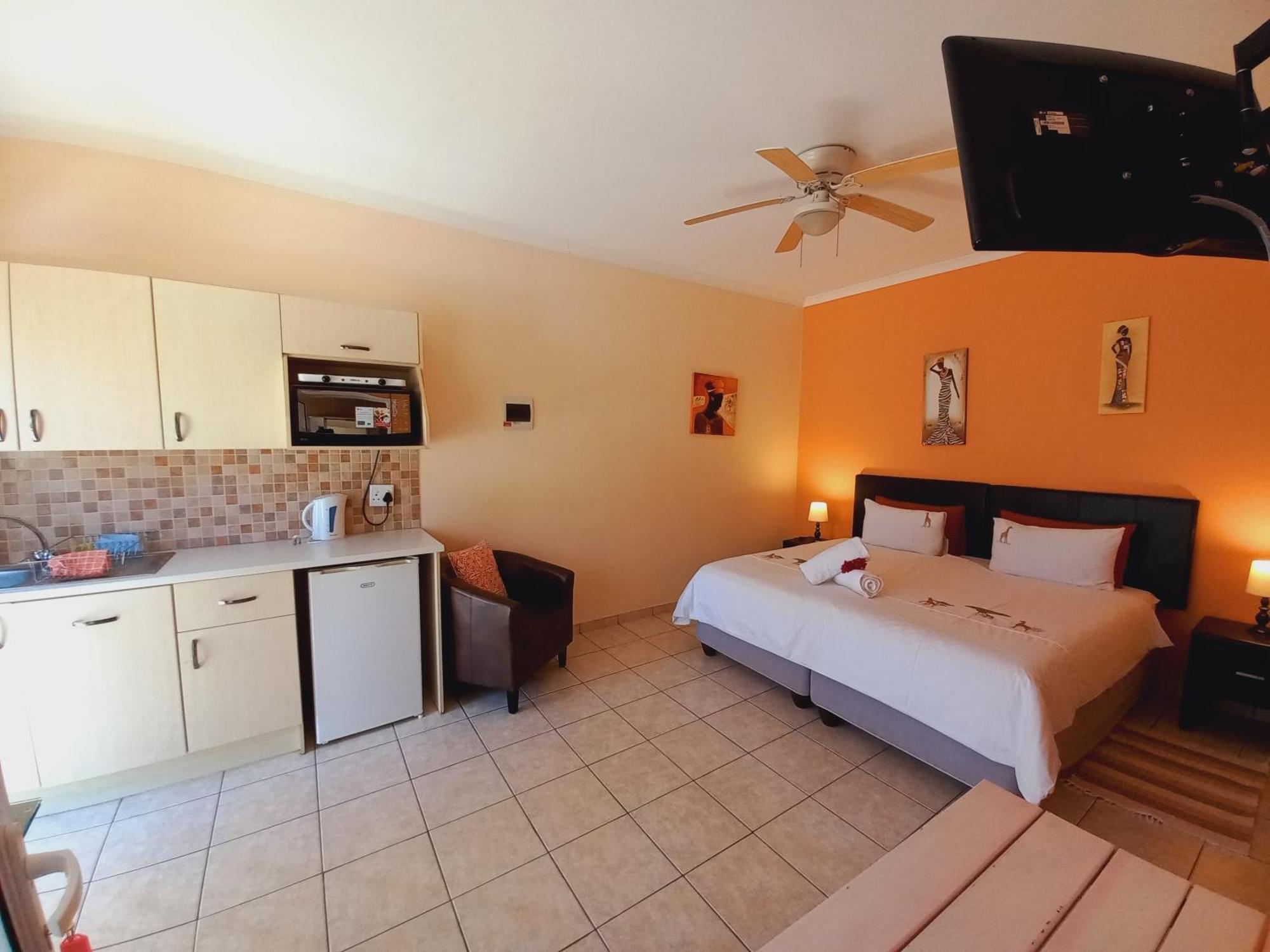 Capbon Guesthouse Windhoek Bagian luar foto