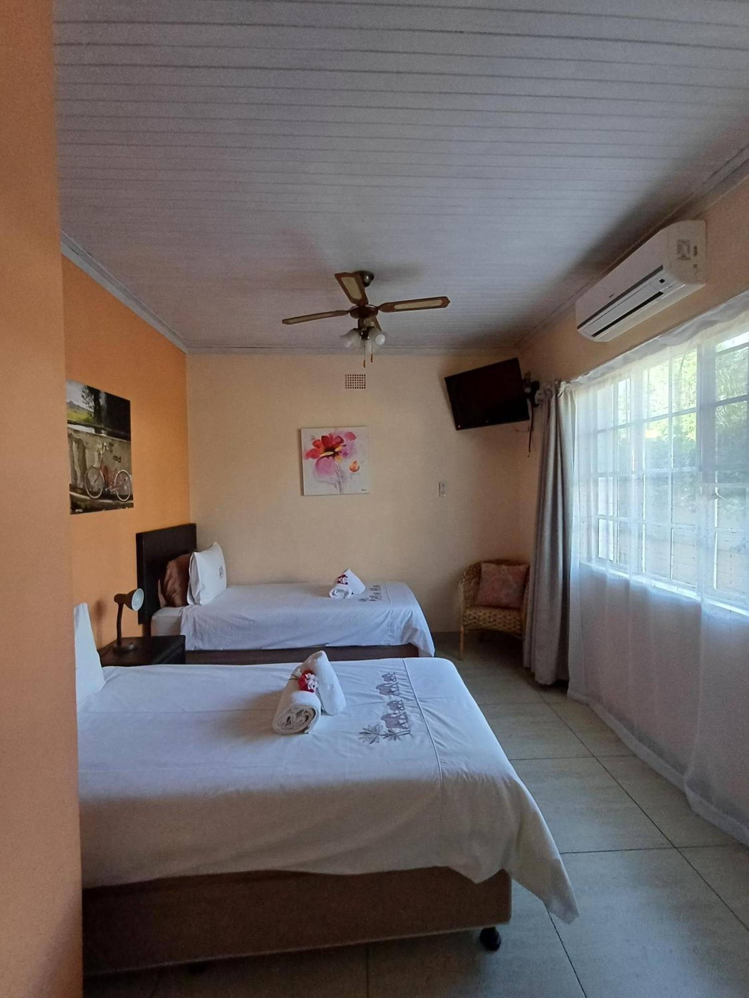 Capbon Guesthouse Windhoek Bagian luar foto