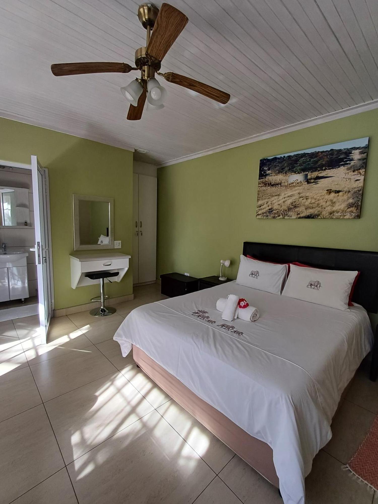 Capbon Guesthouse Windhoek Bagian luar foto