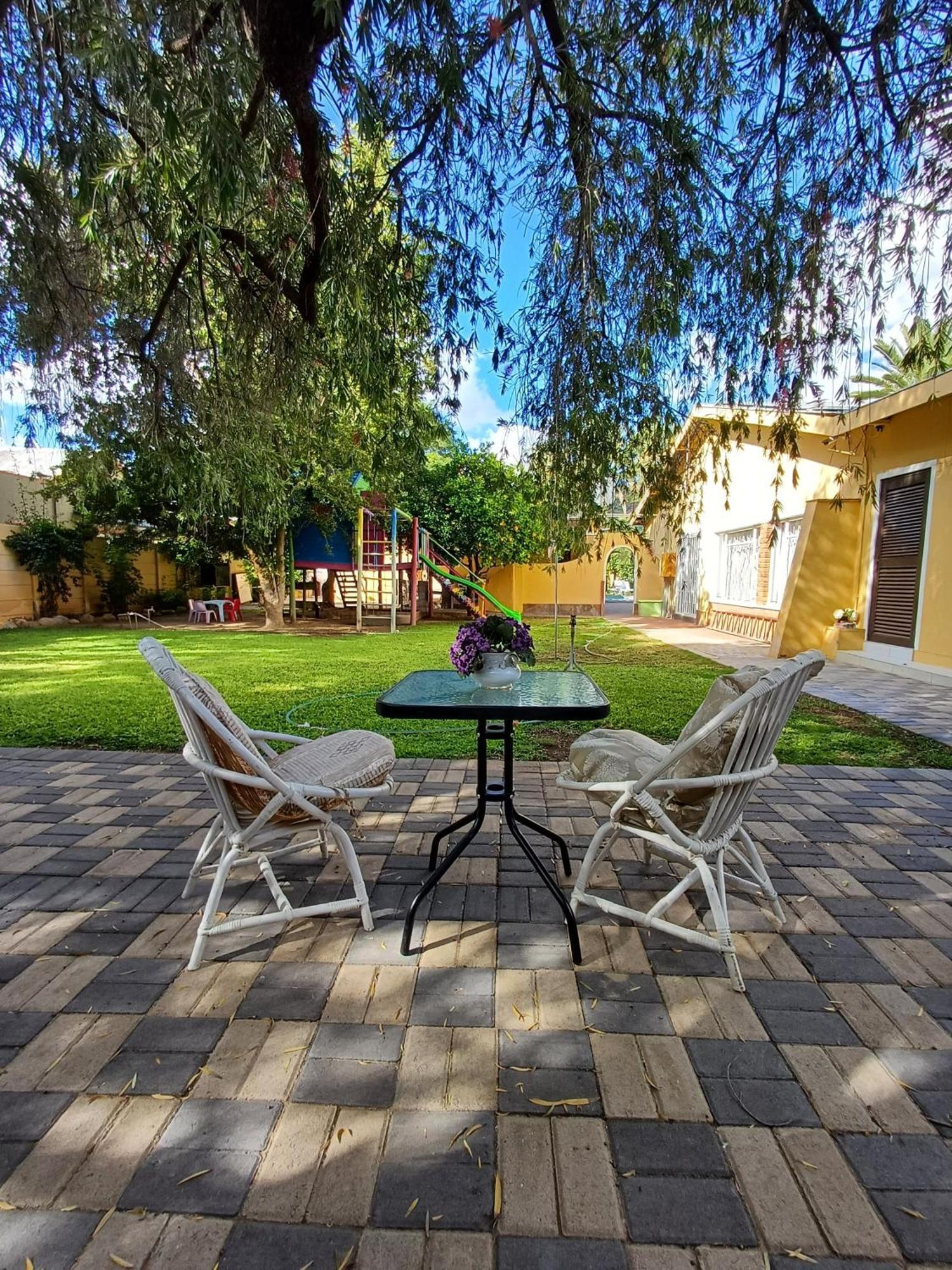 Capbon Guesthouse Windhoek Bagian luar foto