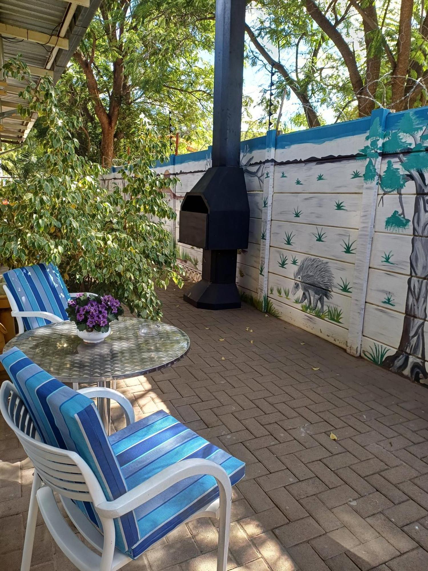 Capbon Guesthouse Windhoek Bagian luar foto