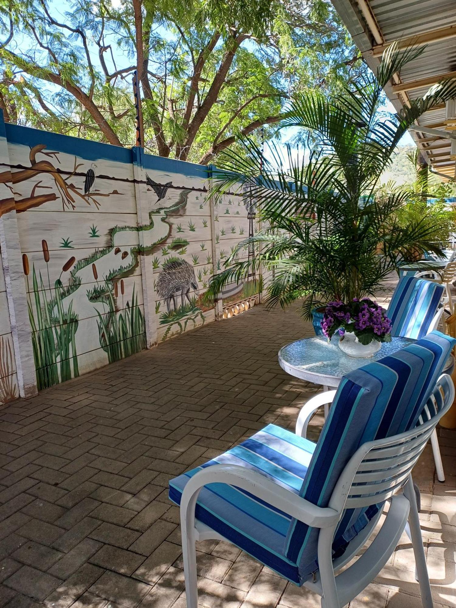 Capbon Guesthouse Windhoek Bagian luar foto