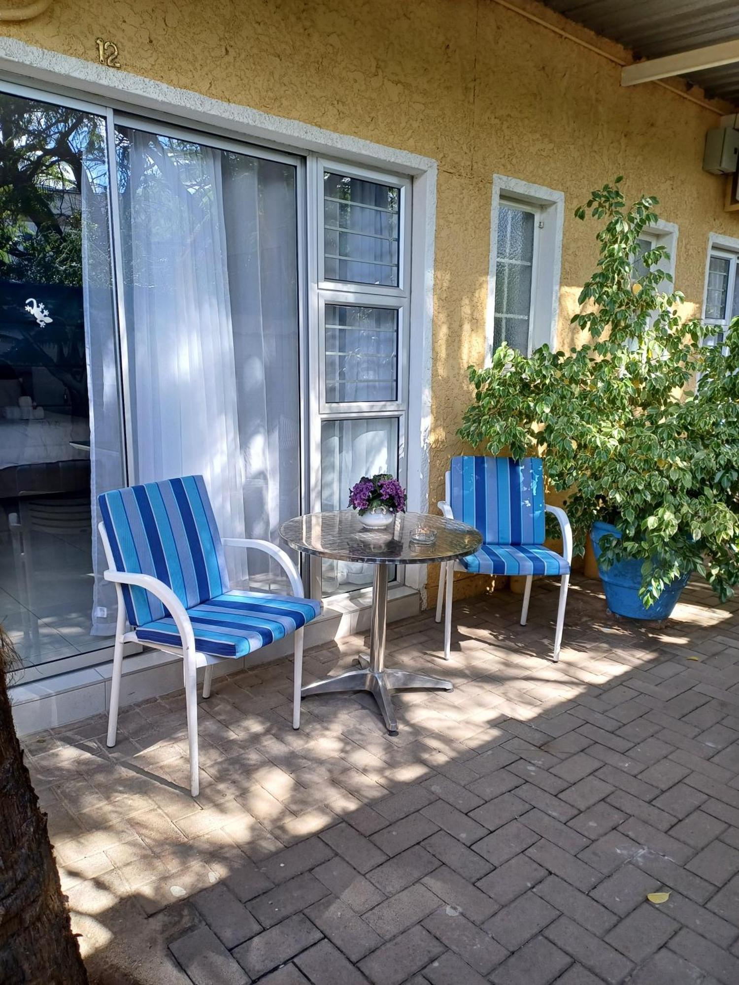 Capbon Guesthouse Windhoek Bagian luar foto
