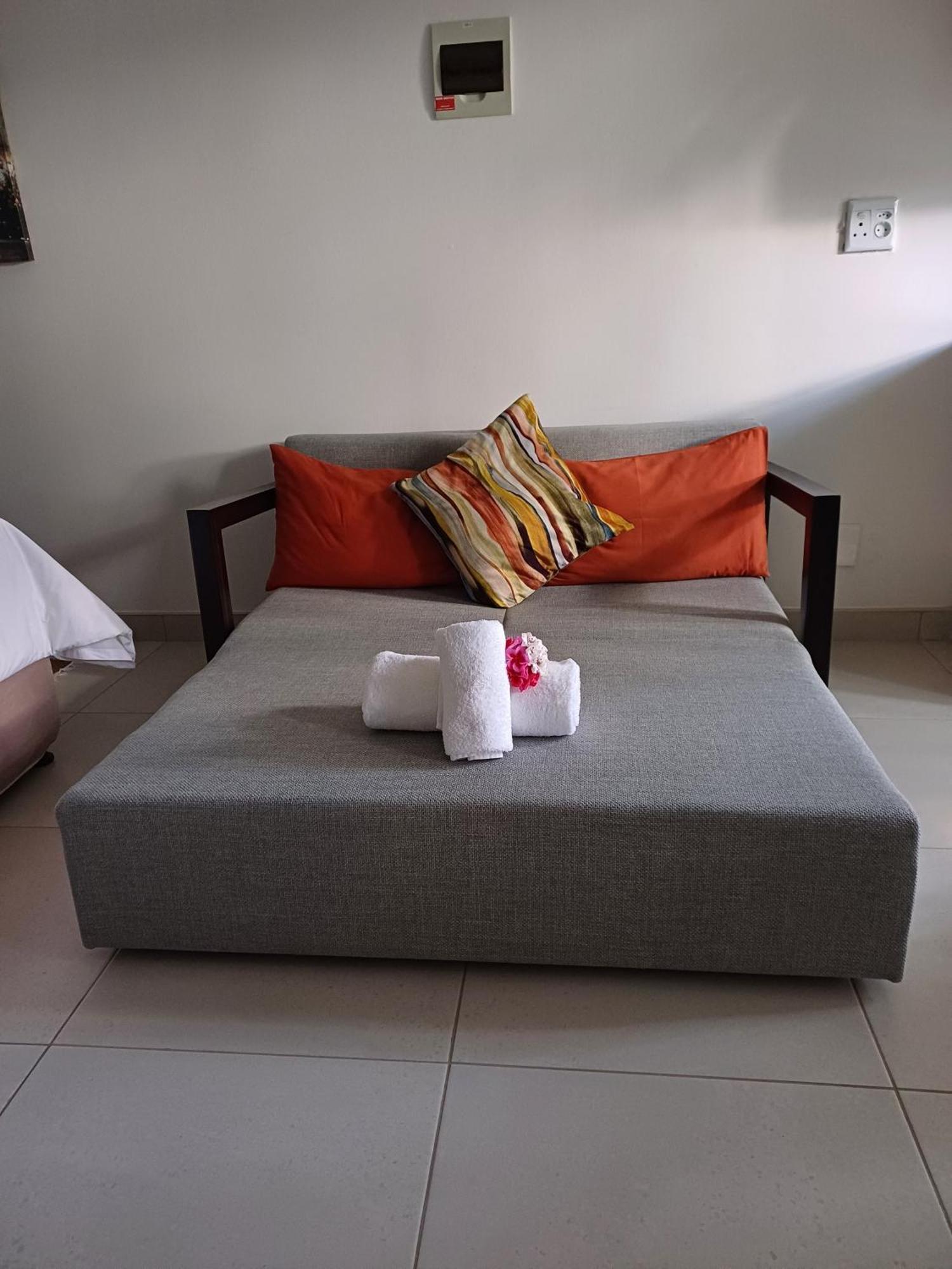 Capbon Guesthouse Windhoek Bagian luar foto