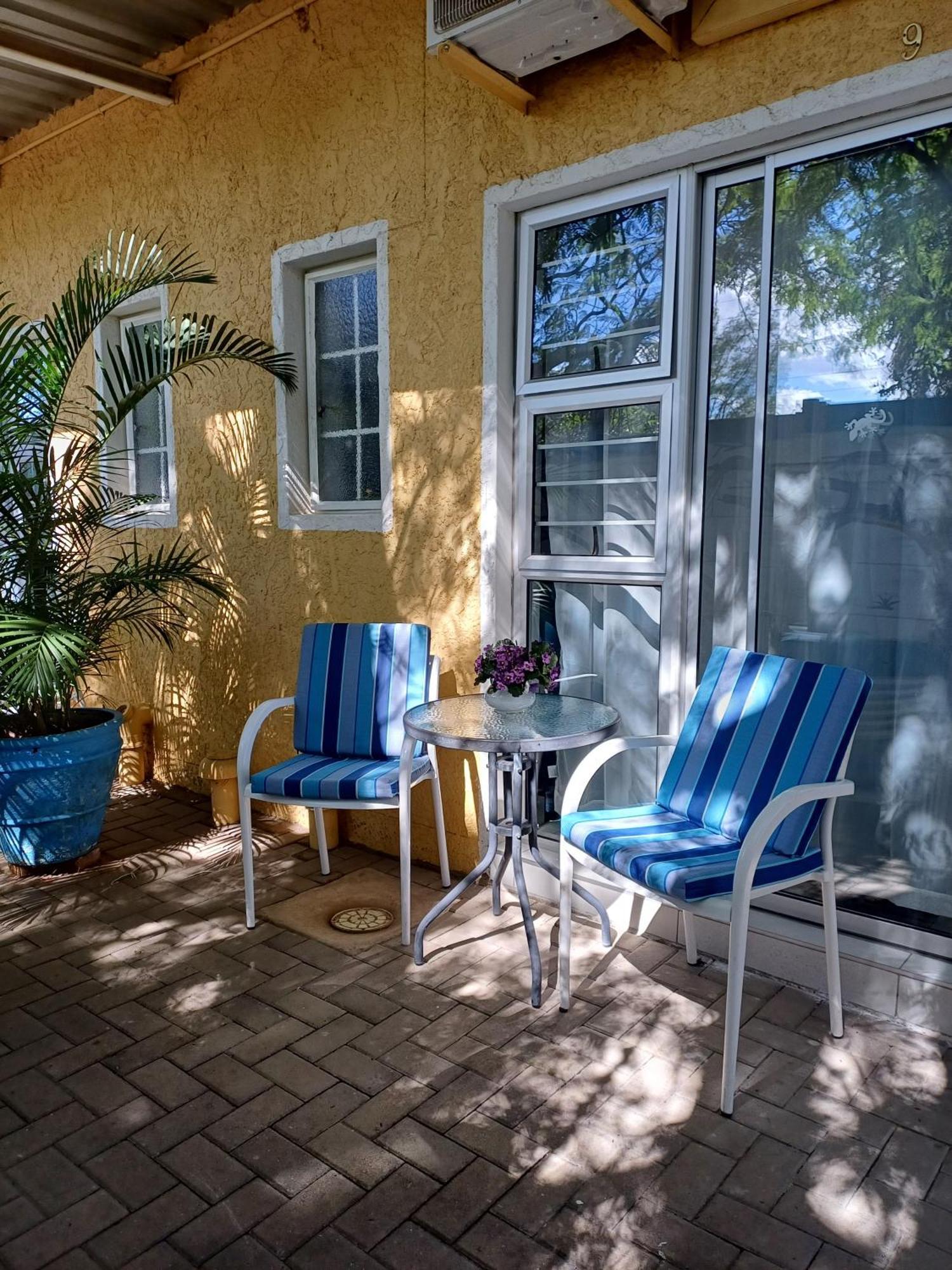 Capbon Guesthouse Windhoek Bagian luar foto