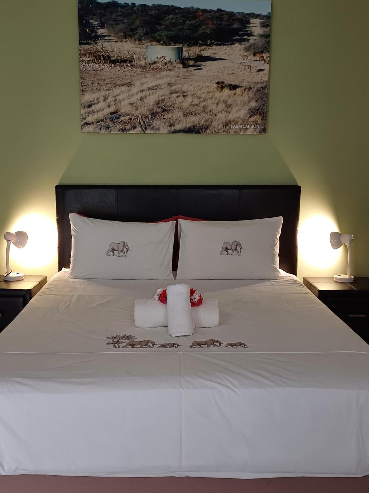 Capbon Guesthouse Windhoek Bagian luar foto
