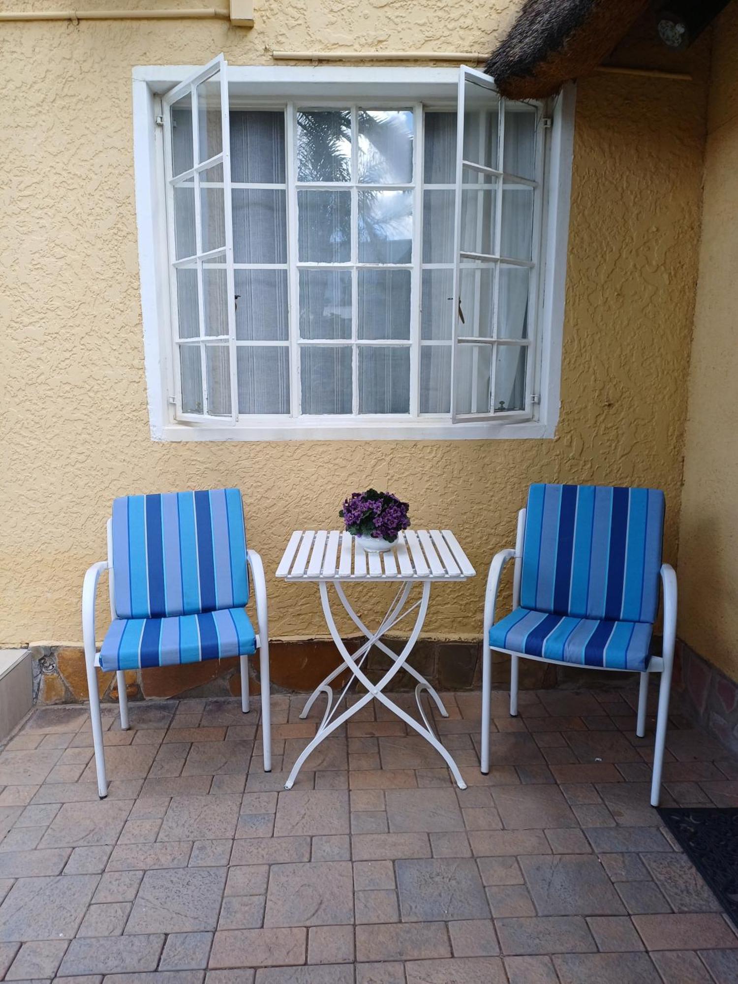 Capbon Guesthouse Windhoek Bagian luar foto