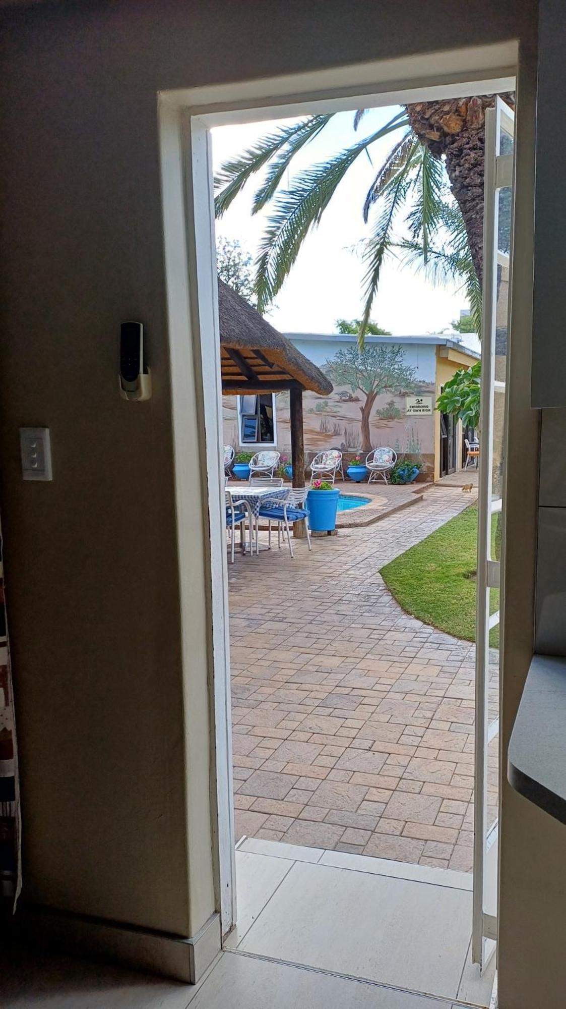 Capbon Guesthouse Windhoek Bagian luar foto