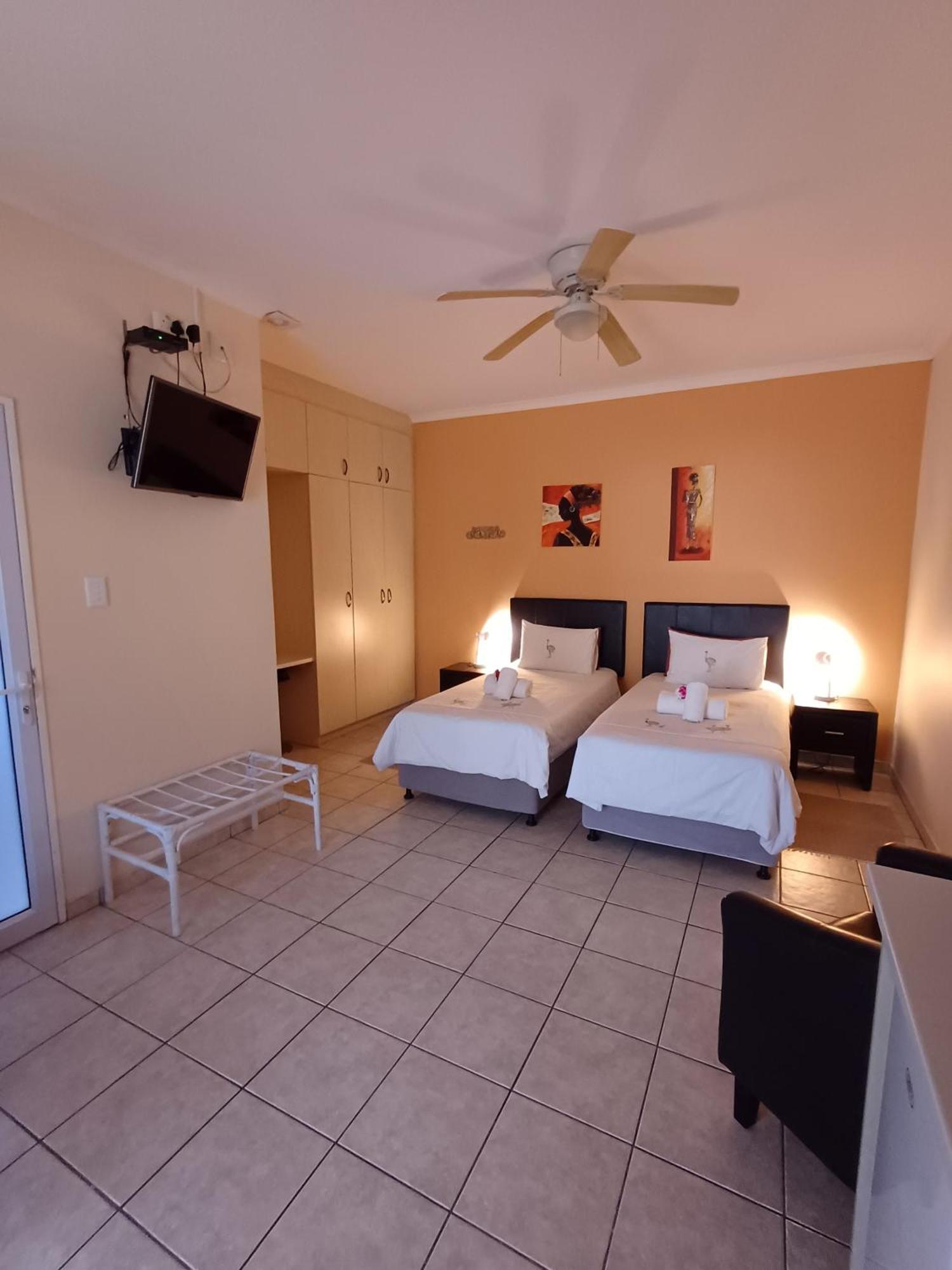 Capbon Guesthouse Windhoek Bagian luar foto